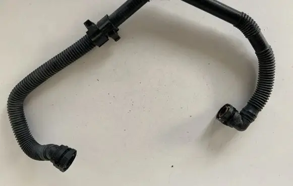 Audi Q7 4M Breather hose/pipe 4M0133817J