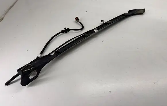 Volkswagen Touareg II Other trunk/boot trim element 7P6827711