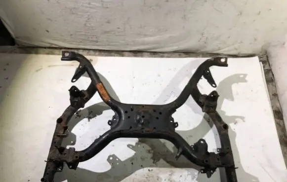 BMW 7 E38 Front axle beam 