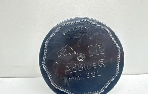 Peugeot 208 I Adblue tank cap 9808855480