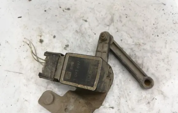BMW 5 E60 E61 Headlight/headlamp level sensor 1093697