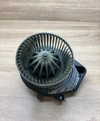 Audi A4 S4 B5 8D Heater fan/blower 8D1820021 740221233F