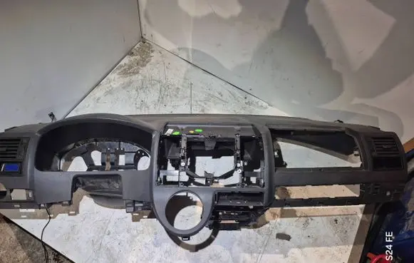 Volkswagen Transporter - Caravelle T5 Dashboard
