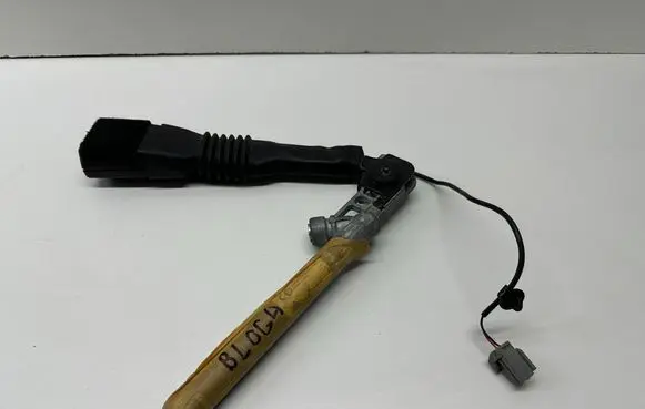 Dodge Challenger Front seatbelt buckle P1HZ101X9AE TS9112621383