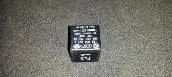 Volkswagen Golf III Other relay 191953227a 4db003750-64