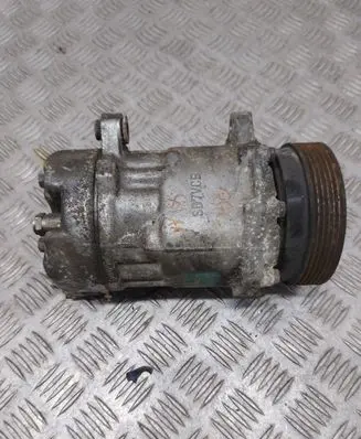 Volkswagen Golf IV Air conditioning (A/C) compressor (pump) 1JO820803A