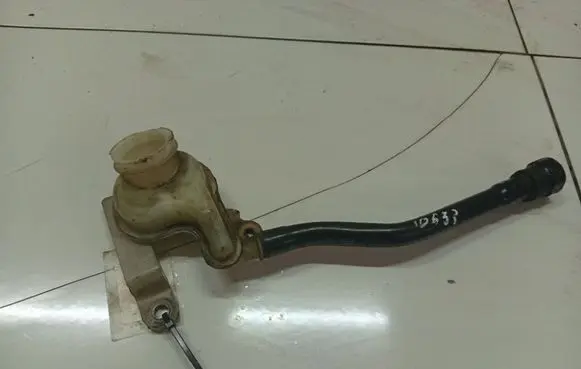 Brake fluid reservoir