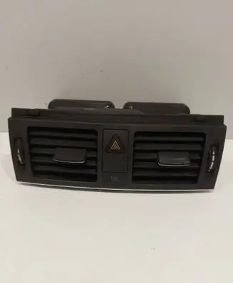 Mercedes-Benz C W204 Dash center air vent grill A2048305754