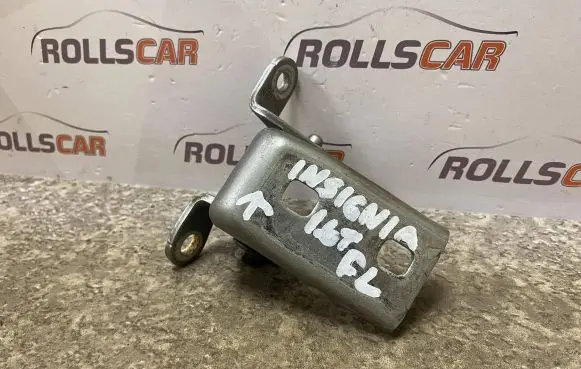 Opel Insignia A Front door upper hinge A046574