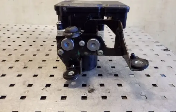 Volvo XC60 ABS Pump 30681619