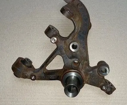 Front wheel hub spindle knuckle