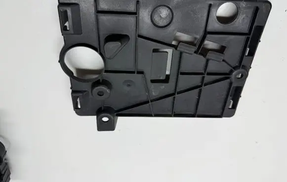 Chevrolet Corvette C7 Engine control unit holder 23130710