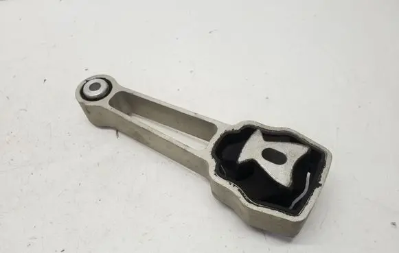 Volvo V70 Engine mount bracket 30793322