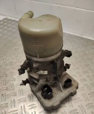 Volvo V60 Power steering pump 31387595