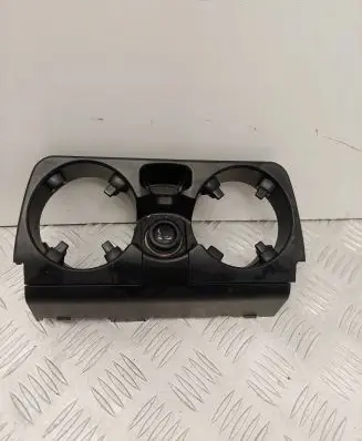 Cup holder front