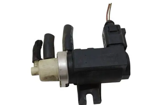 Audi A4 S4 B6 8E 8H Turbo solenoid valve 1J0906627B 72290345