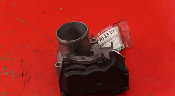 Renault Laguna III Throttle body valve 8200937453