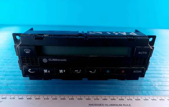 Volkswagen PASSAT B5 Climate control unit 6013966
