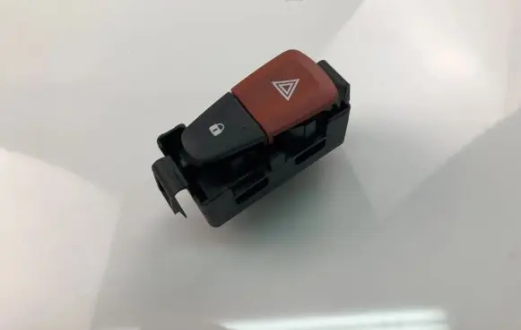 Renault Clio III Hazard light switch 8200214896
