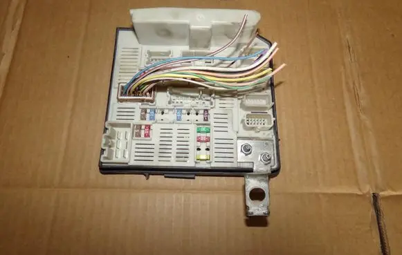 Renault Megane II Fuse module 8200481866H