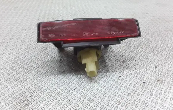 Nissan Primera Third/center stoplight