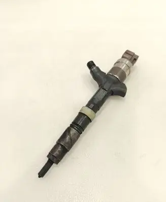 Toyota RAV 4 (XA20) Fuel injector 2367027030 02H00630