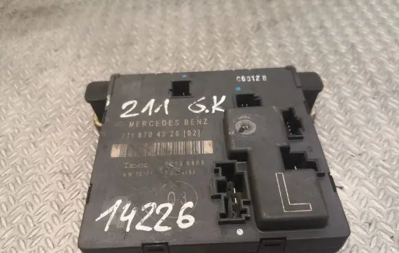 Mercedes-Benz E W211 Door control unit/module 2118704026