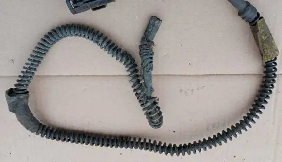 Jaguar XJ X40 Front ABS sensor wiring DBC3437