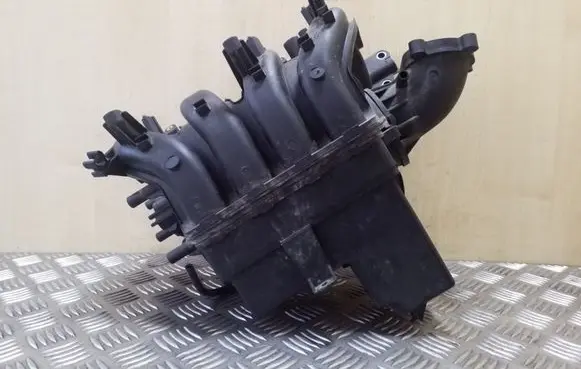 Opel Astra J Intake manifold 55561187 55561188 2900316679