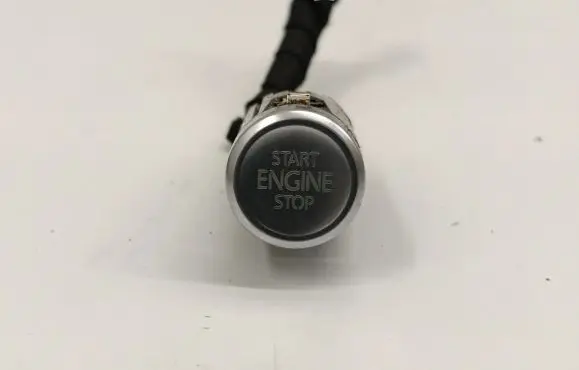 Volkswagen PASSAT B8 Engine start stop button switch