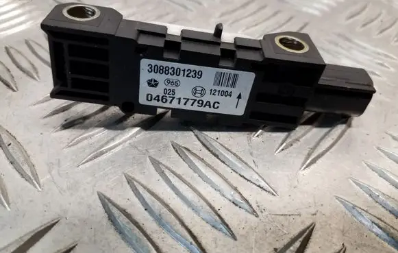 Jeep Grand Cherokee (WK) Airbag deployment crash/impact sensor 04671779AC