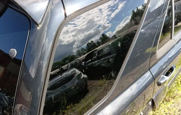 KIA Sorento Rear side window