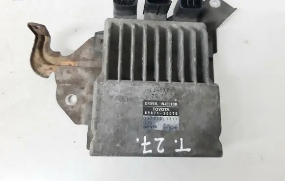 Toyota Corolla Verso AR10 Fuel injection control unit/module 8987120070