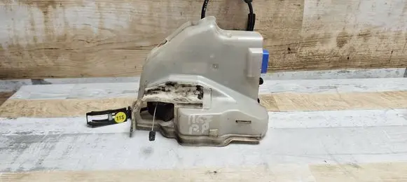 Volkswagen Golf Plus Front door lock