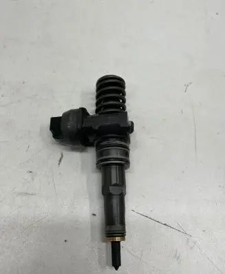 Skoda Octavia Mk2 (1Z) Fuel injector 0414720215