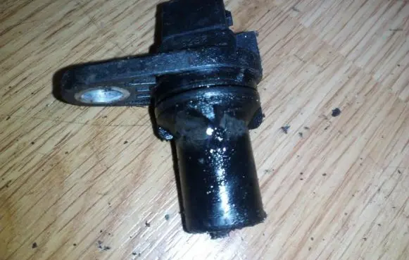 Ford Ka Camshaft position sensor 12k073aa