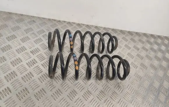 Volkswagen Jetta VI Rear coil spring