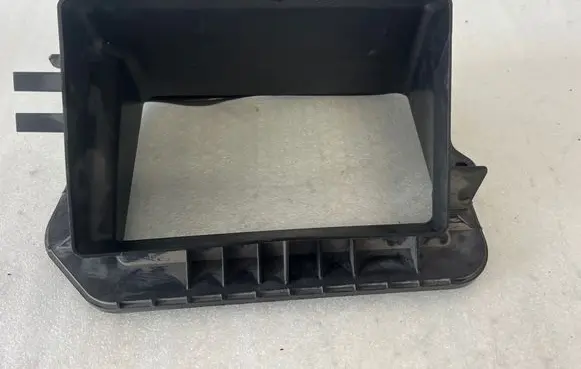 Audi Q5 SQ5 Air intake duct part 80B819904D 80B819904