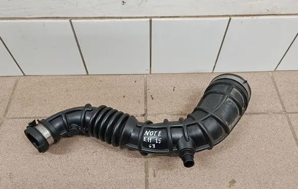 Nissan Note (E11) Turbo air intake inlet pipe/hose 8200500383