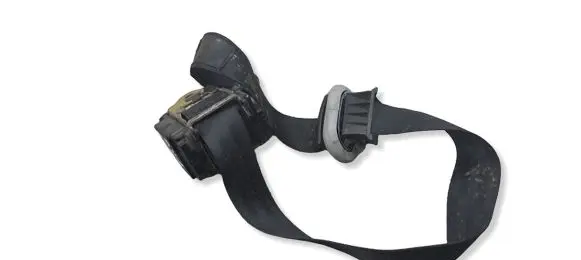 Volkswagen Golf IV Rear seatbelt 