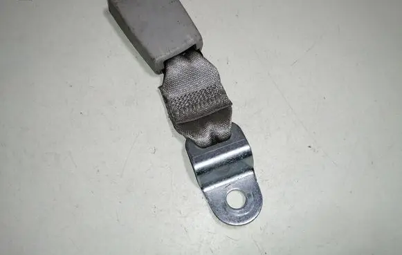 Chrysler Town & Country V Rear seatbelt buckle 0ZV901S3AA 33061947A
