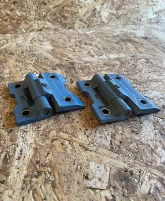 Mercedes-Benz W123 Front door lower hinge 