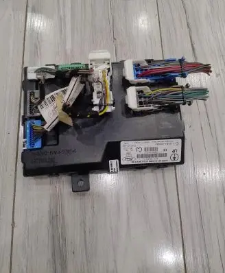 Ford Fiesta Comfort/convenience module 8V51-15K600-CJ