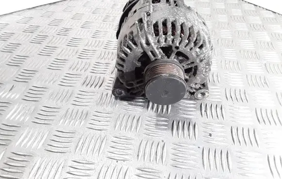 Peugeot 207 Generator/alternator 9646321780