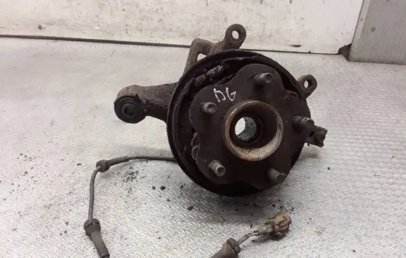 Nissan X-Trail T30 Rear wheel hub spindle/knuckle 