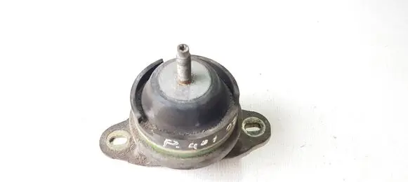 Peugeot 407 Engine mount bracket