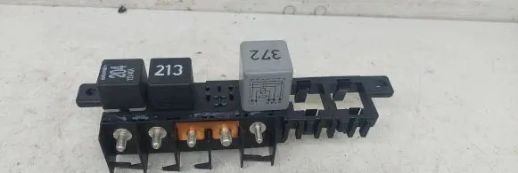 Audi A4 S4 B5 8D Fuse module 8L0941822A 895083000