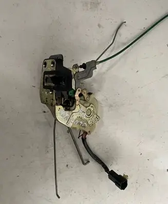 KIA Sorento Front door lock