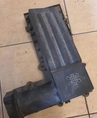 Volkswagen PASSAT B6 Air filter box 3C0129601CA 3C0129601AM 3C0129607