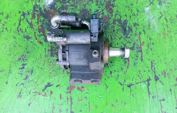 Skoda Fabia Mk2 (5J) Fuel injection high pressure pump